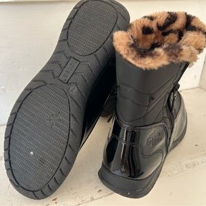 Women’s Totes boots size 7